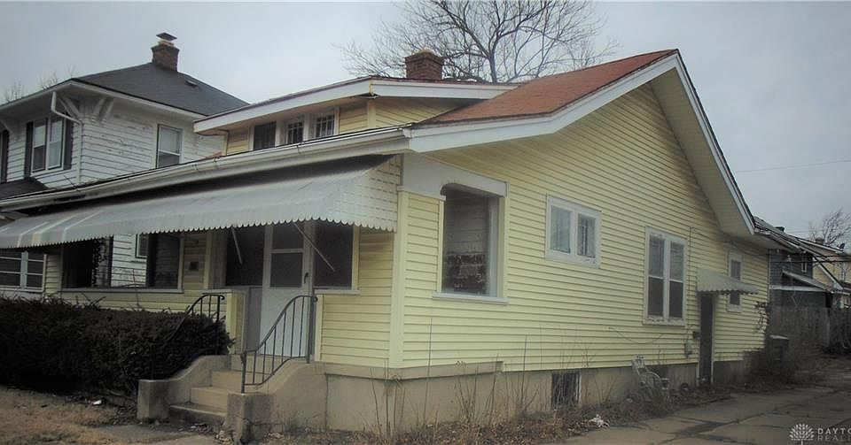 2nd image of 719 W Hillcrest Ave