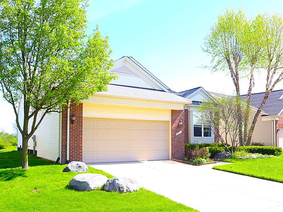 3rd image of 8911 Meadow Ln