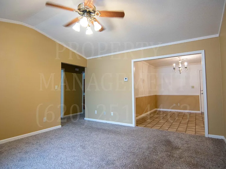813 Shawnee St — Photo 9