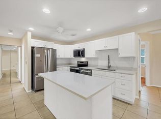 5439 Kenwood Dr, North Port, FL 34287