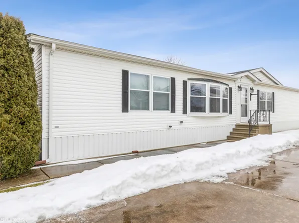 99 Petunia Cir, Matteson, IL 60443