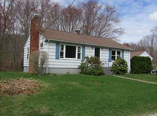 37 Woodlawn Rd, North Smithfield, RI 02896