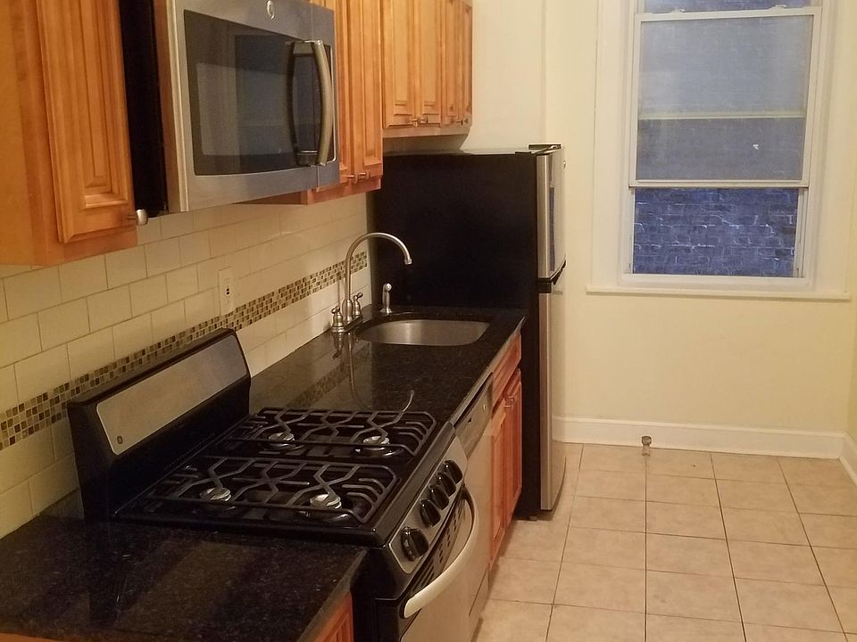 1st image of 260 Lafayette St #1