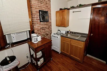 Rented by Manhattan Apartment Organization