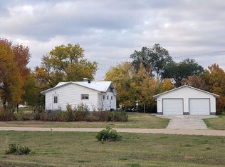 104 1st St E, Mercer, ND 58559