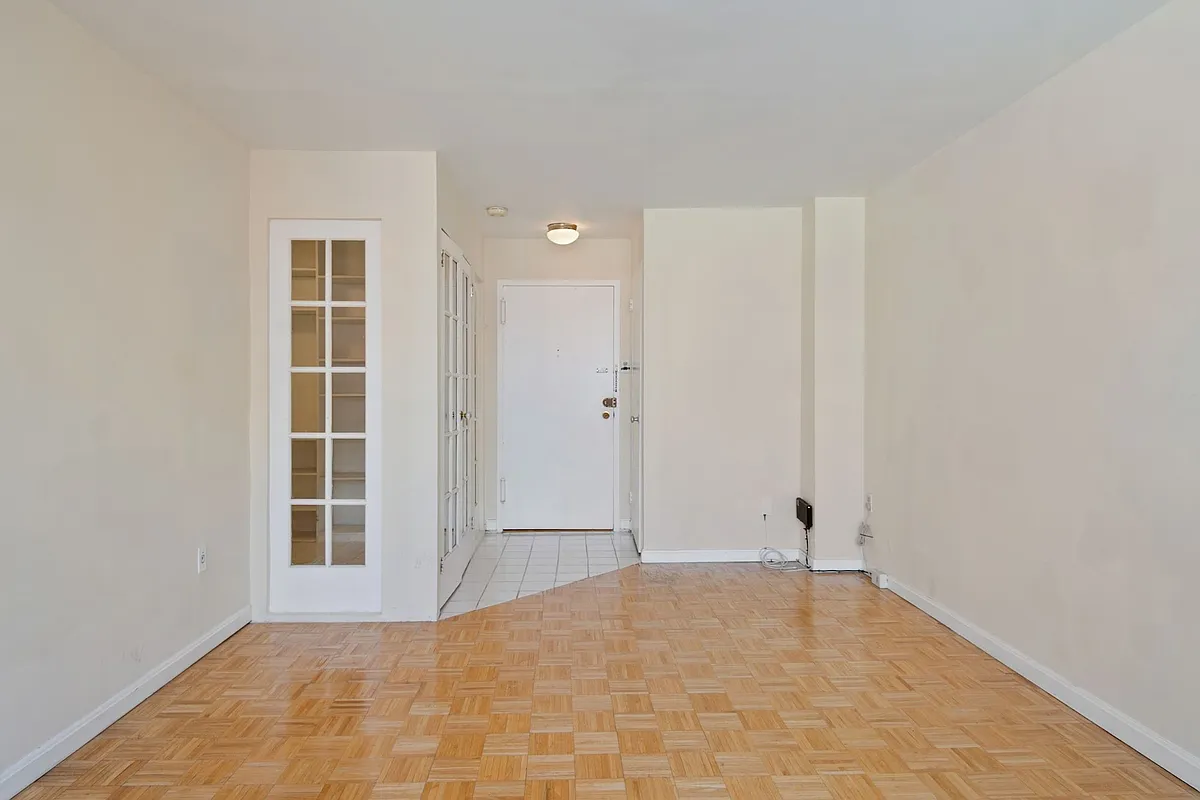 Building Photo - 1121 Arlington Blvd #923