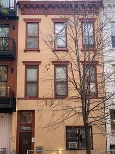 422 1/2 Gates Ave, Brooklyn, NY, 11216