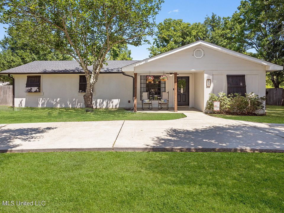1st image of 609 Beyer Dr