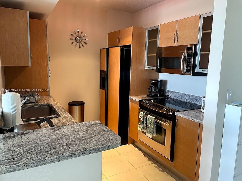 1st image of 2775 NE 187th St APT 517