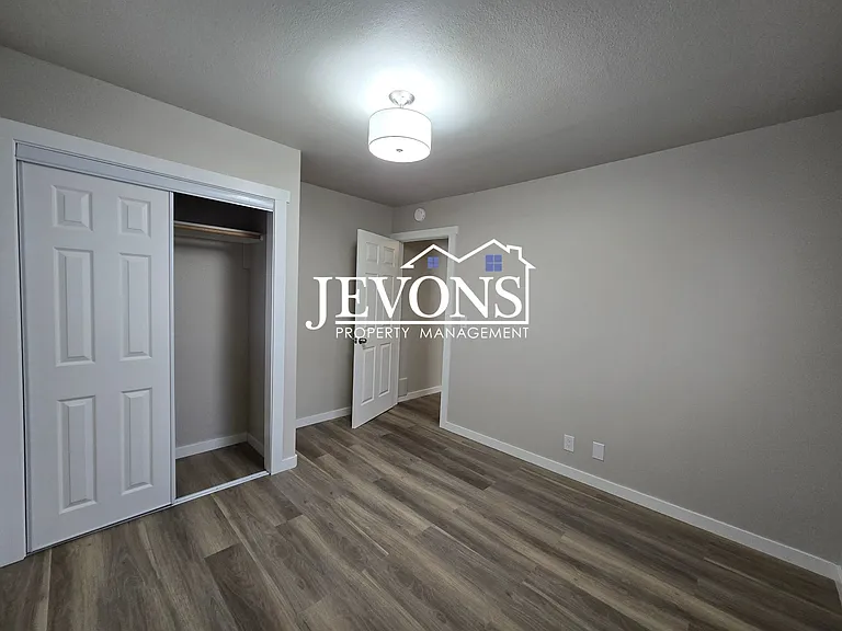 800 Hatton Rd — Photo 8