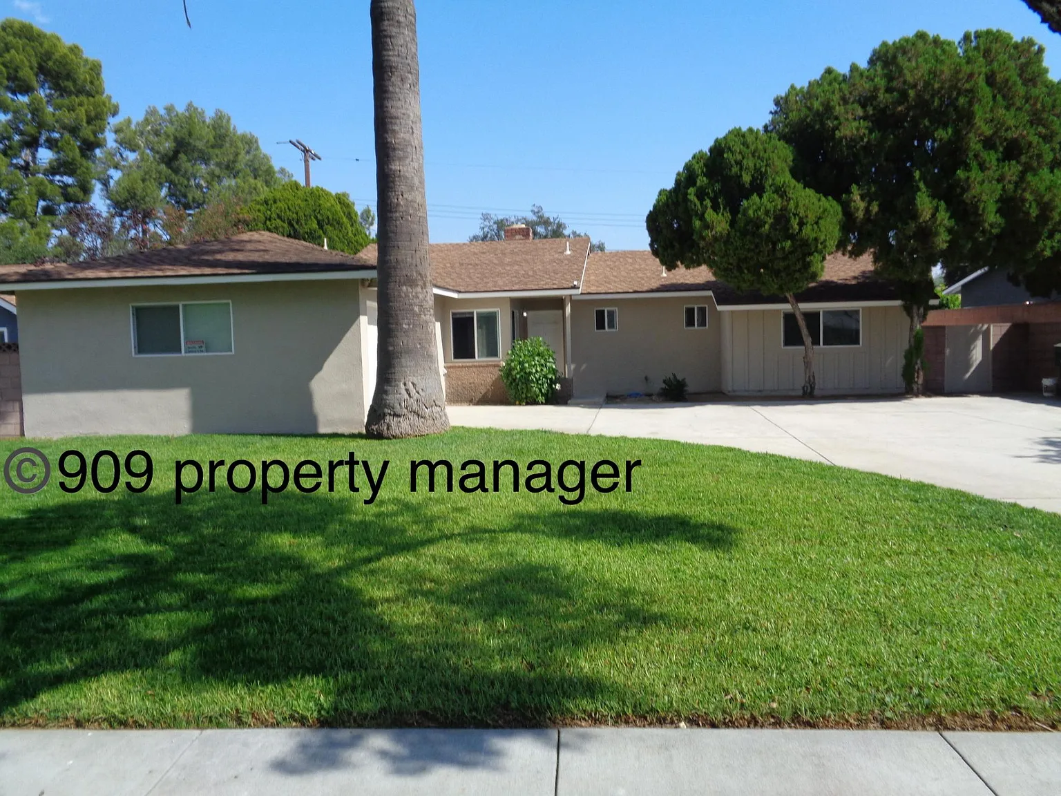 1338 Grove Ave — Photo 1