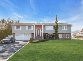 108 Hayrick Lane, Commack, NY 11725