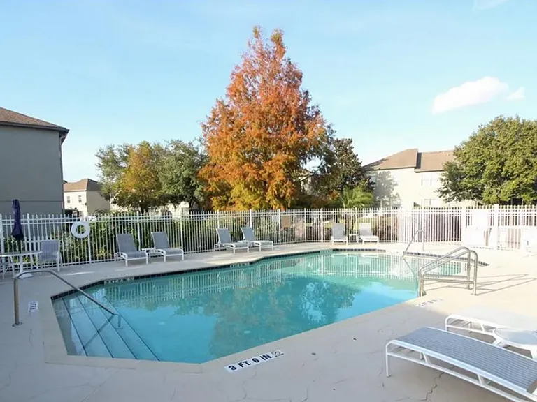 410 Tradition Ln — Photo 30