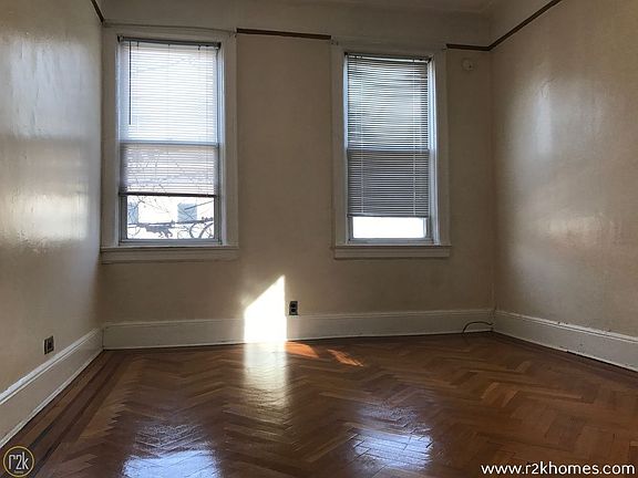 5th image of 2624 18th St APT 2R