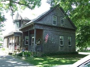 79 Plymouth St, Middleboro, MA 02346
