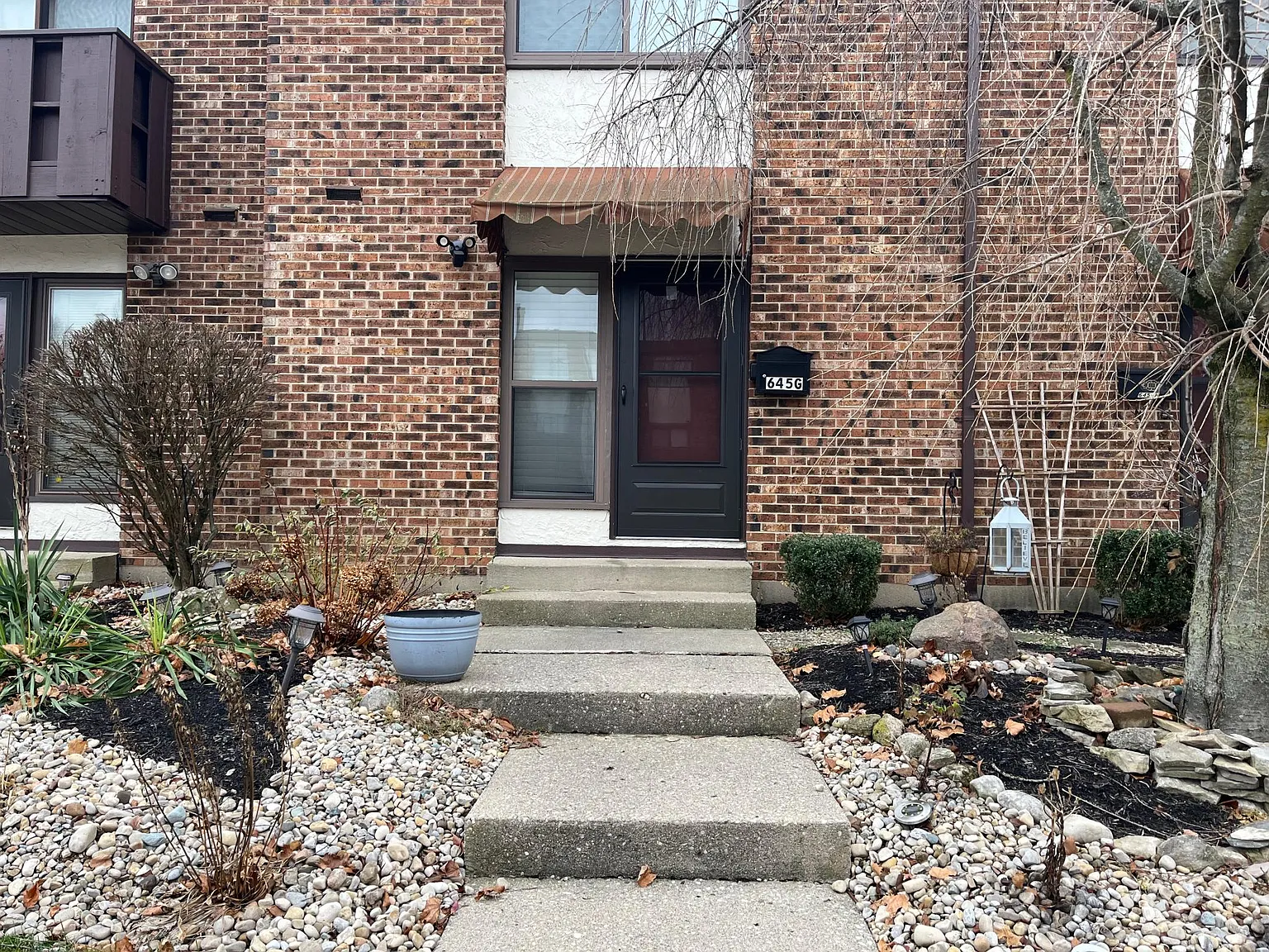 2 bed, 1.5 bath, 1100 sqft, $1,300 — Photo 4