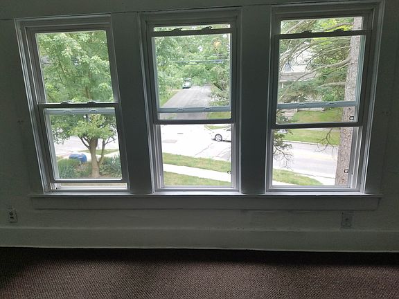 4th image of 347 E Crain Ave