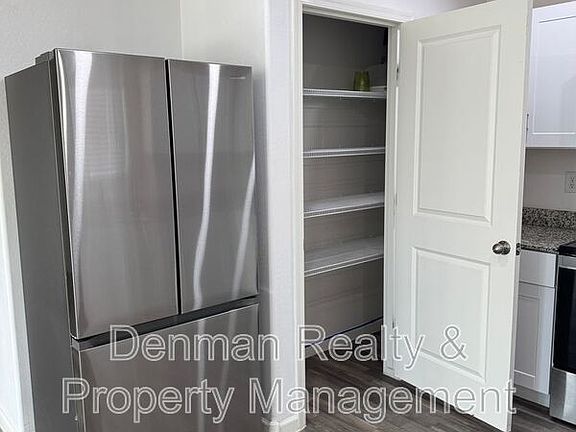 4th image of 227 W Douglas Ave