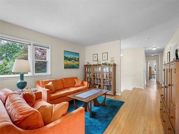 4th image of 50 Puritan Dr