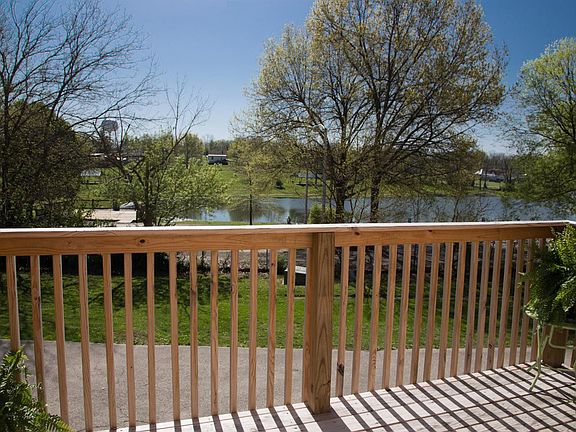 4th image of 208 Lakeview Dr
