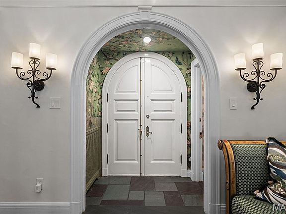 4th image of 8 Ridgewood St