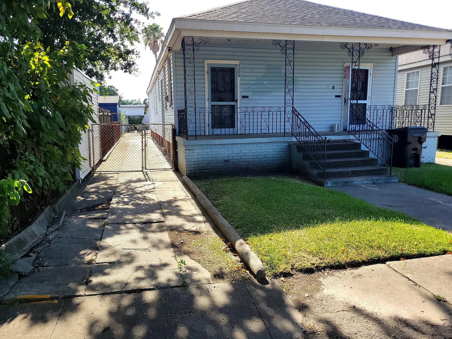 2 bed, 875 sqft, $1,300 — Photo 2