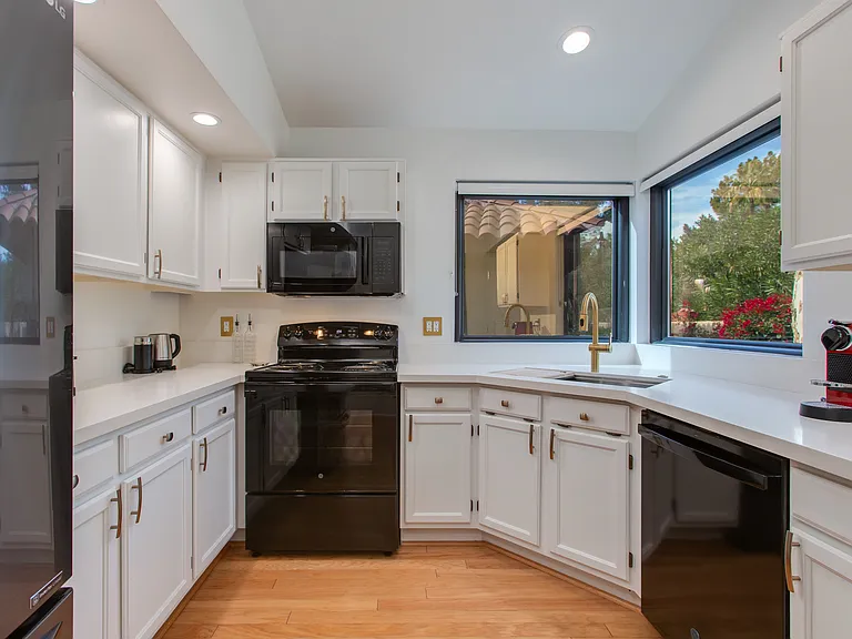 8700 E Mountain View Rd #1084 — Photo 17