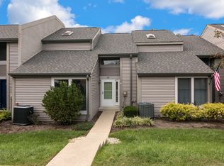 16R Stillmeadow Dr, Cincinnati, OH 45245