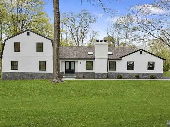 16 Stuyvesant Rd, Montvale, NJ 07645