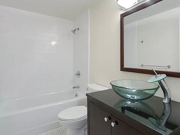 5th image of 601 Van Ness Ave APT 1127