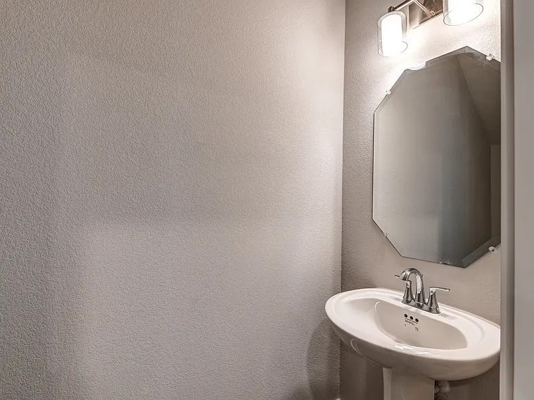 1218 Chestnut Ct E — Photo 10