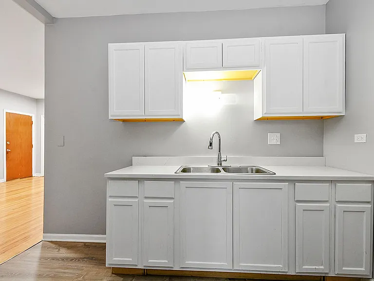 6200 S Albany Ave — Photo 11
