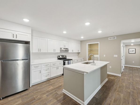 915 Valley Ridge Dr #305