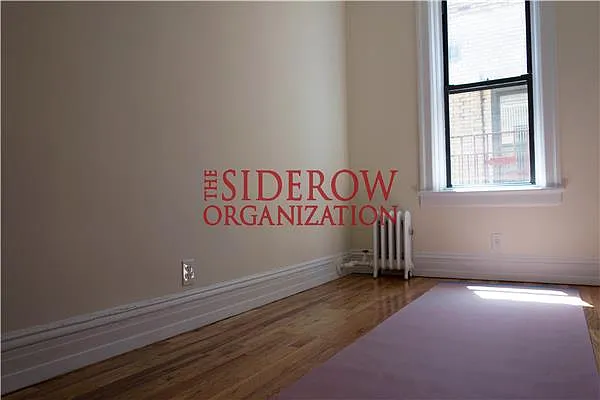 Rented by Siderow Residential Group | media 30