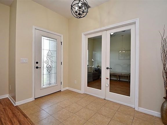 2nd image of 415 Silverdale Ave