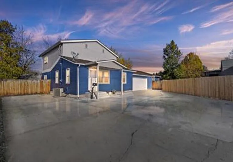 3718 W Custer Dr #1/2 — Photo 7