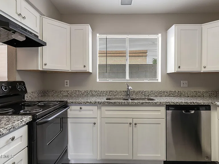 619 E Jensen St #7 — Photo 10