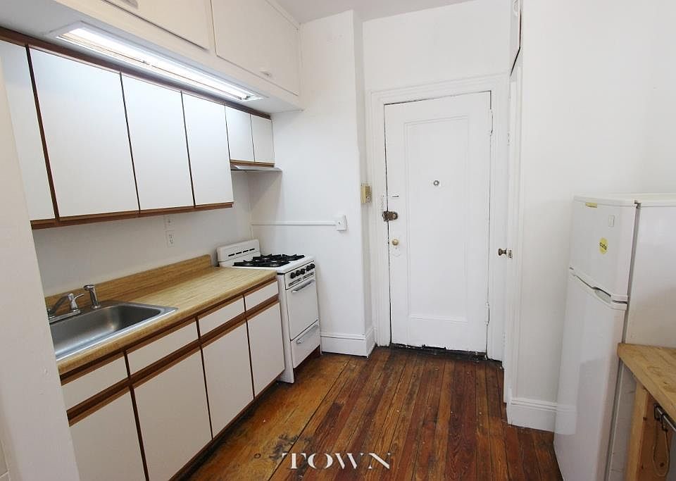 1st image of 150 Sullivan St APT 20