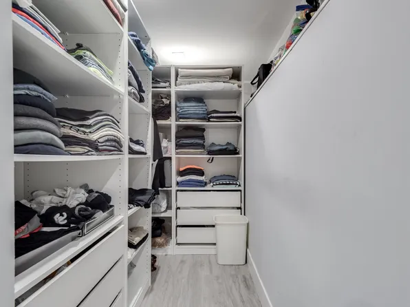 2020 Bleecker Street image 25 of 35