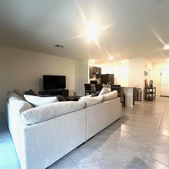 9033 Alba Ln — Photo 3