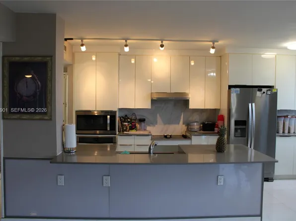 4200 Hillcrest Dr APT 820, Hollywood, FL 33021