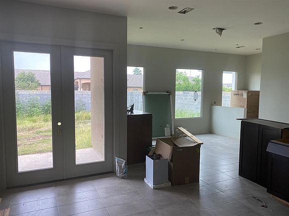 2nd image of 209 Woodway Dr