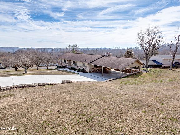 3rd image of 1501 Hidden Hills Dr
