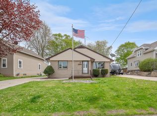 3005 Meadow Ln, Manitowoc, WI 54220