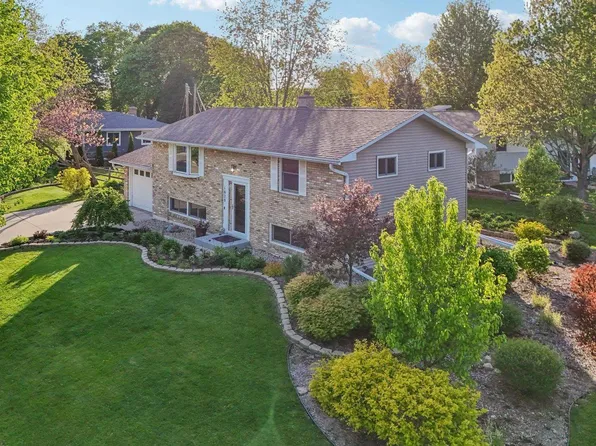 1620 Maple Street, Middleton, WI 53562