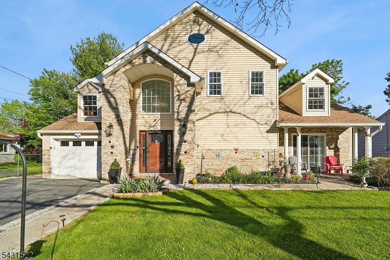 1st image of 22 Spier Dr