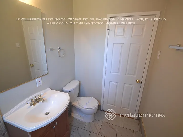 10307 Doty Ave — Photo 11