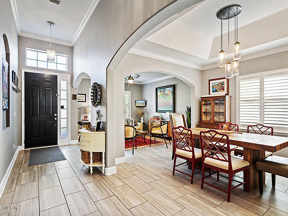 4th image of 820 Chanterelle Way