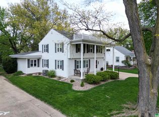 1405 W 6th St, Storm Lake, IA 50588