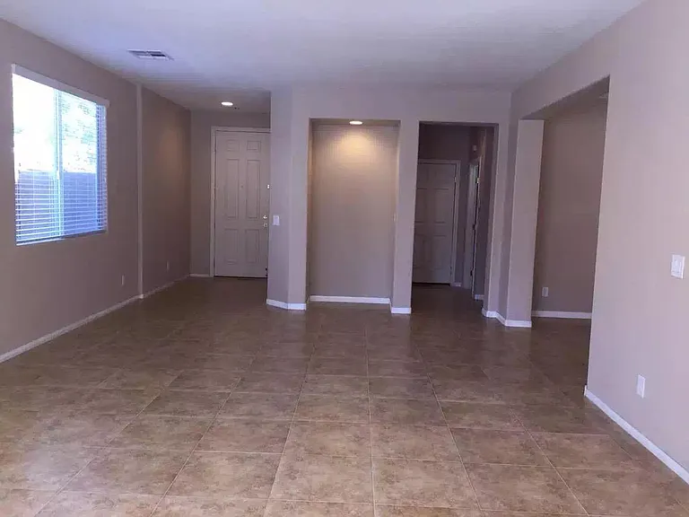 9025 Grenache St — Photo 4